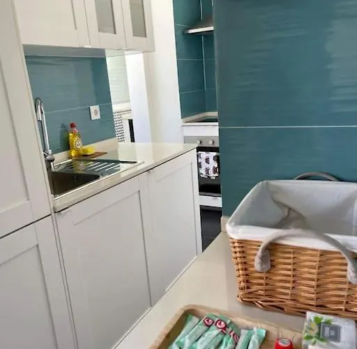 2 Bdrms Near Lx Factory Free Parking Appartement Lissabon