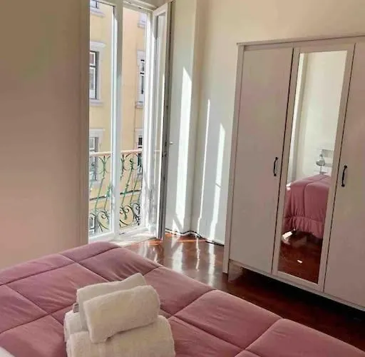 2 Bdrms Near Lx Factory Free Parking Appartement Lissabon