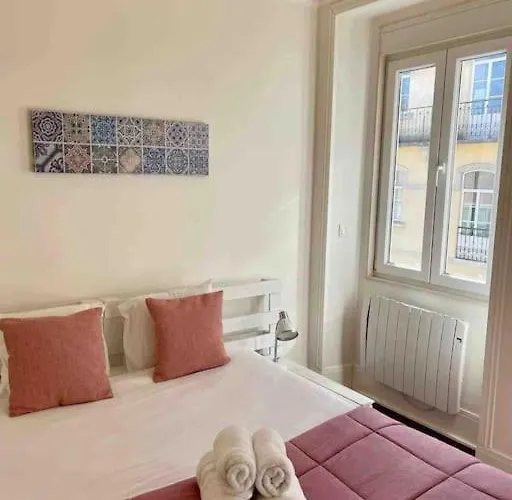 2 Bdrms Near Lx Factory Free Parking *