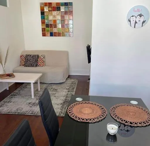 2 Bdrms Near Lx Factory Free Parking