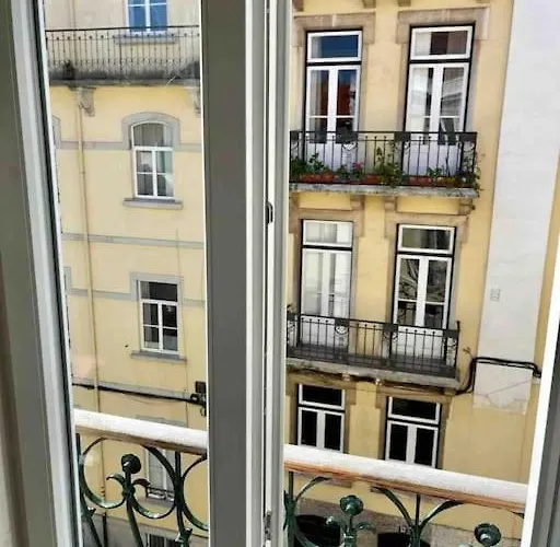 2 Bdrms Near Lx Factory Free Parking *